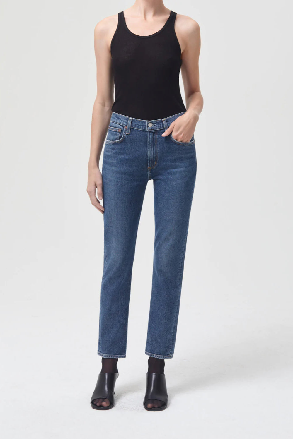 Sculpture Aura Mid Rise Straight Jean