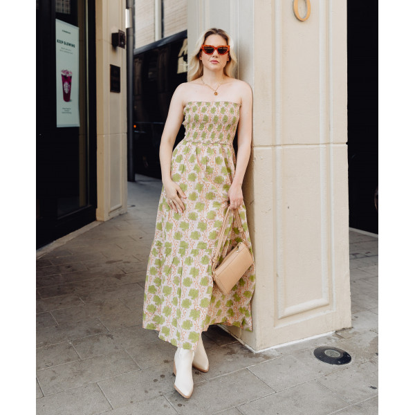 Majestad Brise Shoulder Bag